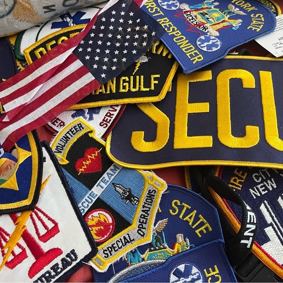 Highly Collectible Police|fire||EMT| patches. A bag of 30 mystery patches. - Picture 2 of 5